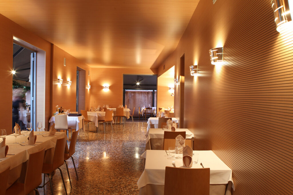 Dining room of the Baccalàdivino restaurant